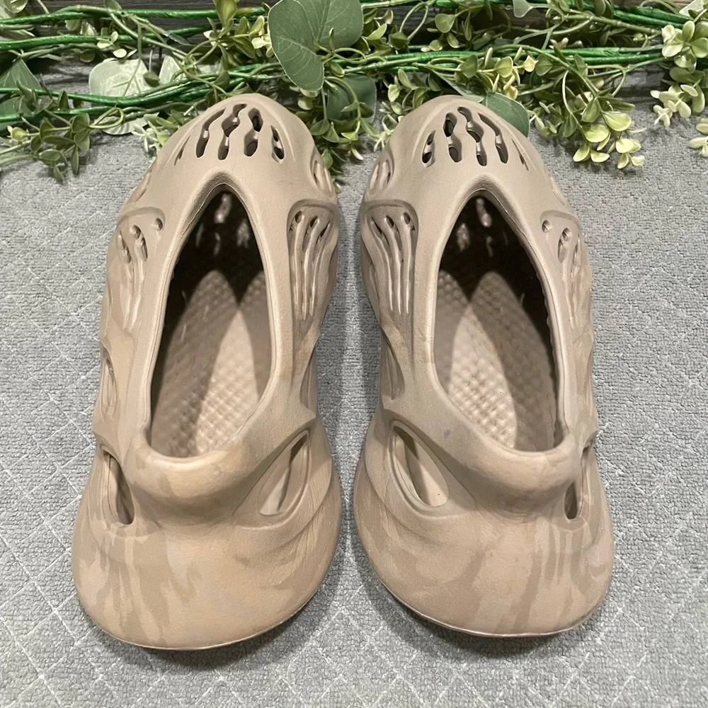 Yeezy Foam Runner “Stone Sage” Size 9 Men’s - Picture 6 of 8